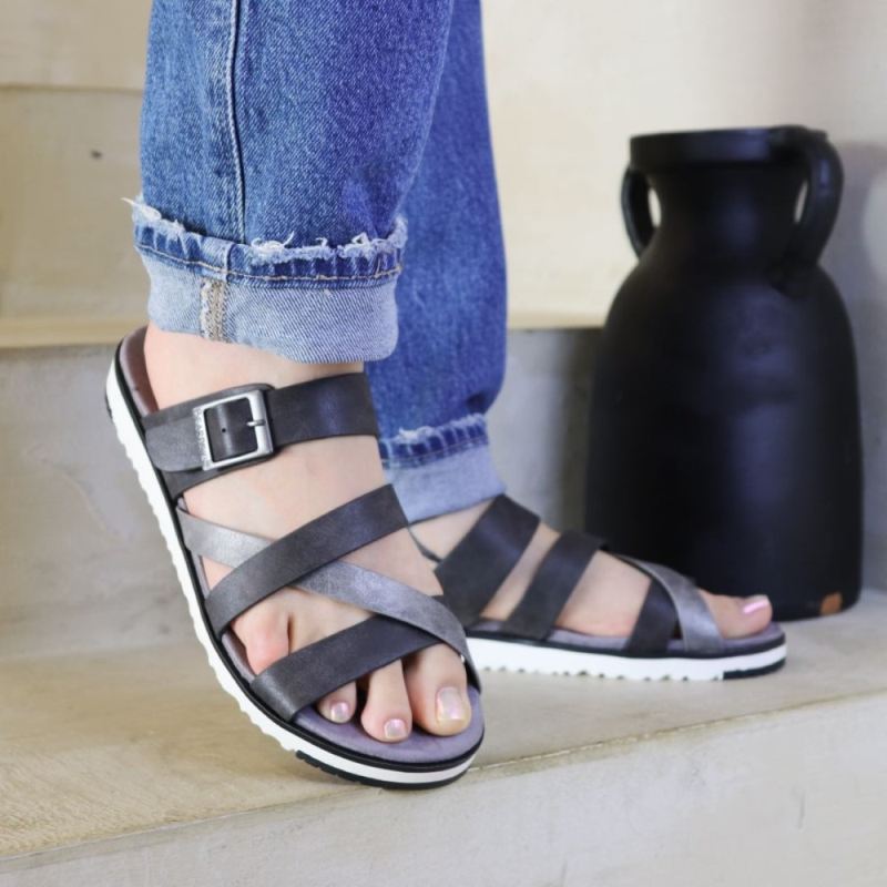 New Arrivals Bearpaw Women's Rhodes Black