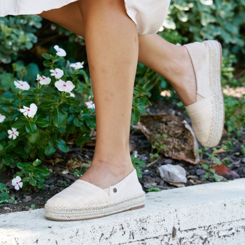 New Arrivals Bearpaw Women's Macchiato Tan