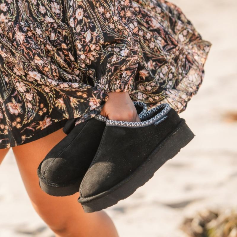 New Arrivals Bearpaw Women's Martis Black/Black