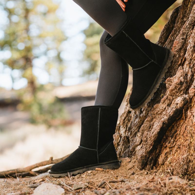 New Arrivals Bearpaw Women's Elle Short Black