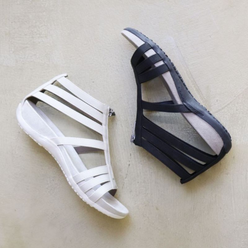 New Arrivals Bearpaw Women's Ronda White